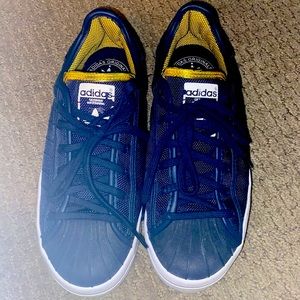 Rare Platform Adidas Originals• EUC